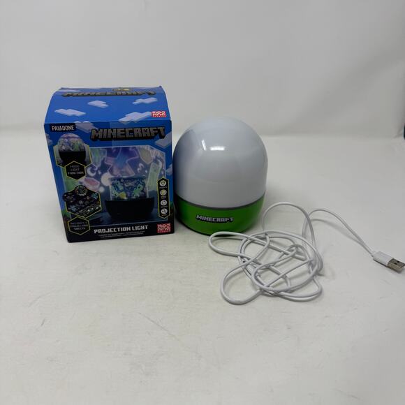 Minecraft Paladone Creeper Steve Projector Night Light Includes 4 Sheets - Picture 1 of 11